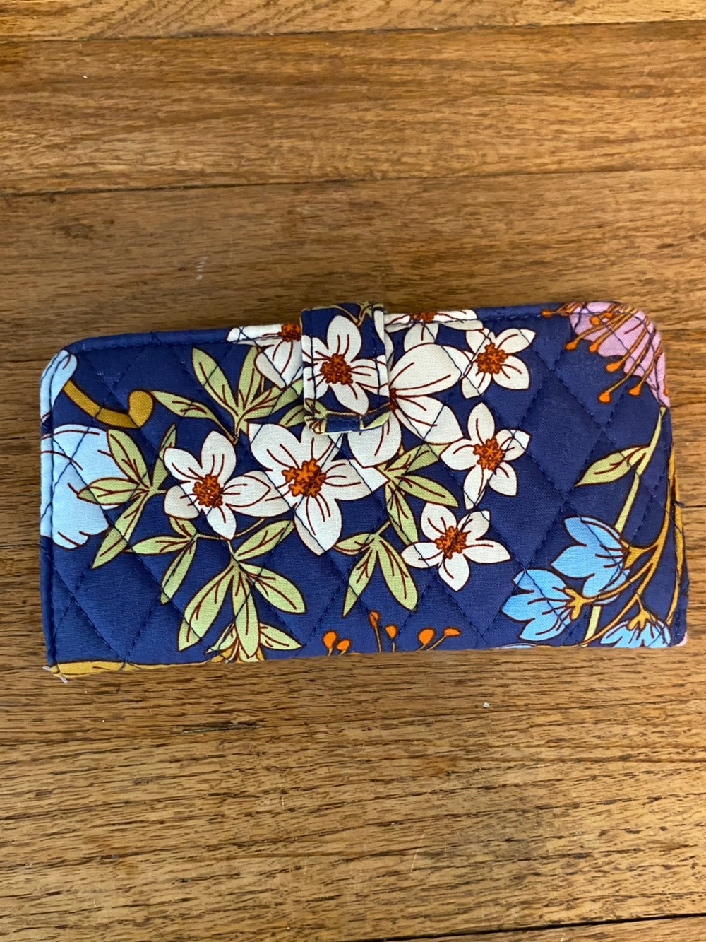 Vera Bradley floral wallet- NWT